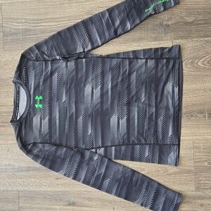 Under Armour- Youth XL Cold Gear Long Sleeve Shirt